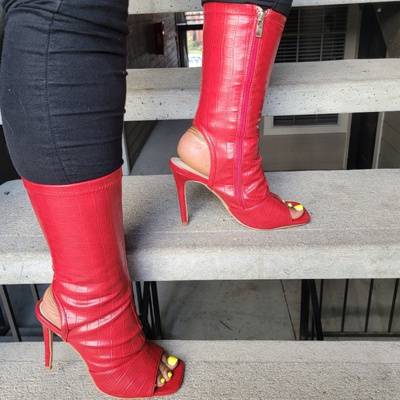 Red calf high booties - Picture 2 of 3